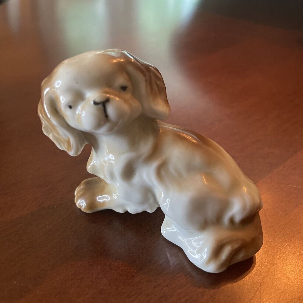 Vintage Pekeingese Figurine Ceramic Shelf Decor